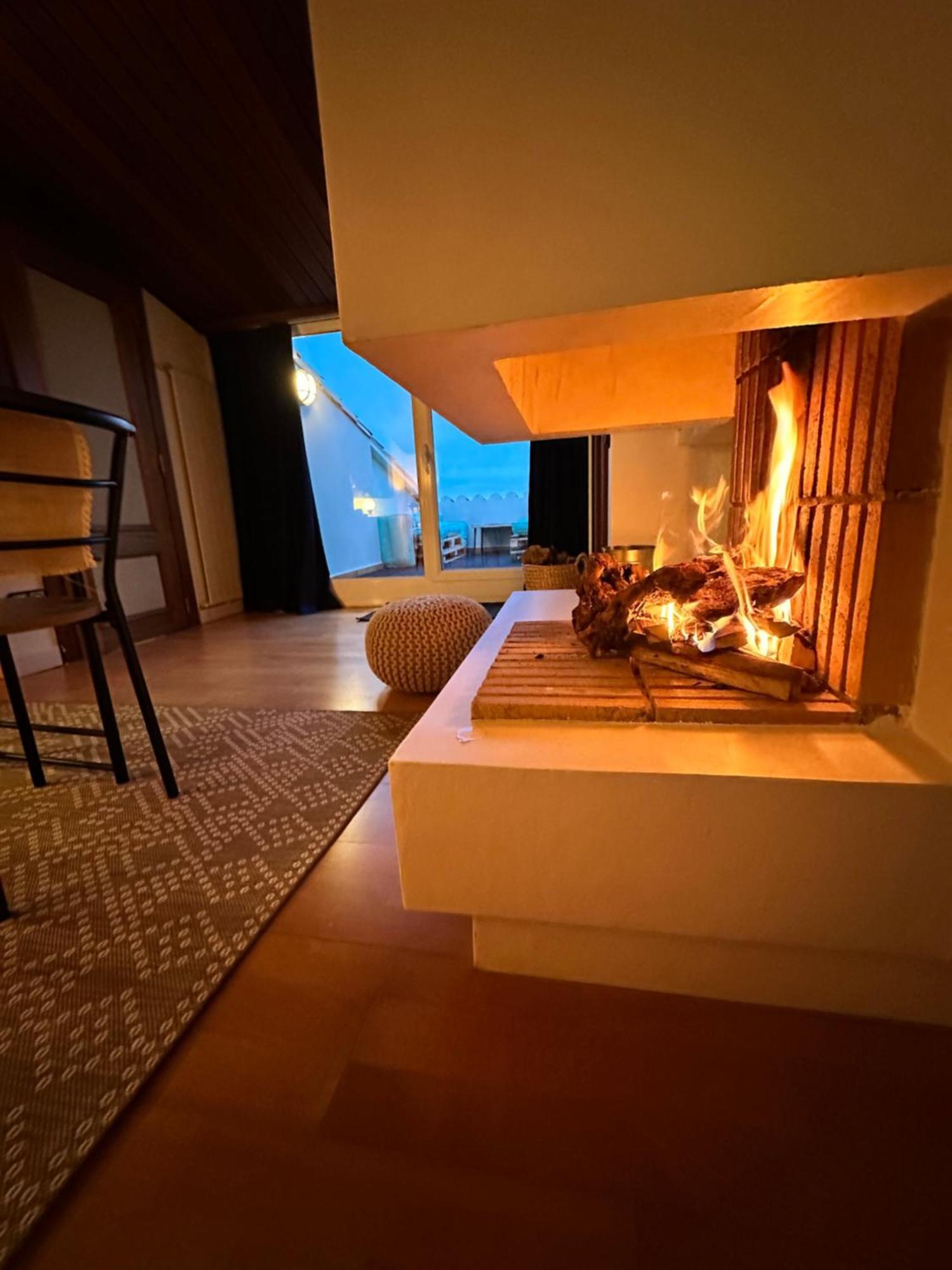 Solo Atico Guest Suites L' Escala エクステリア 写真