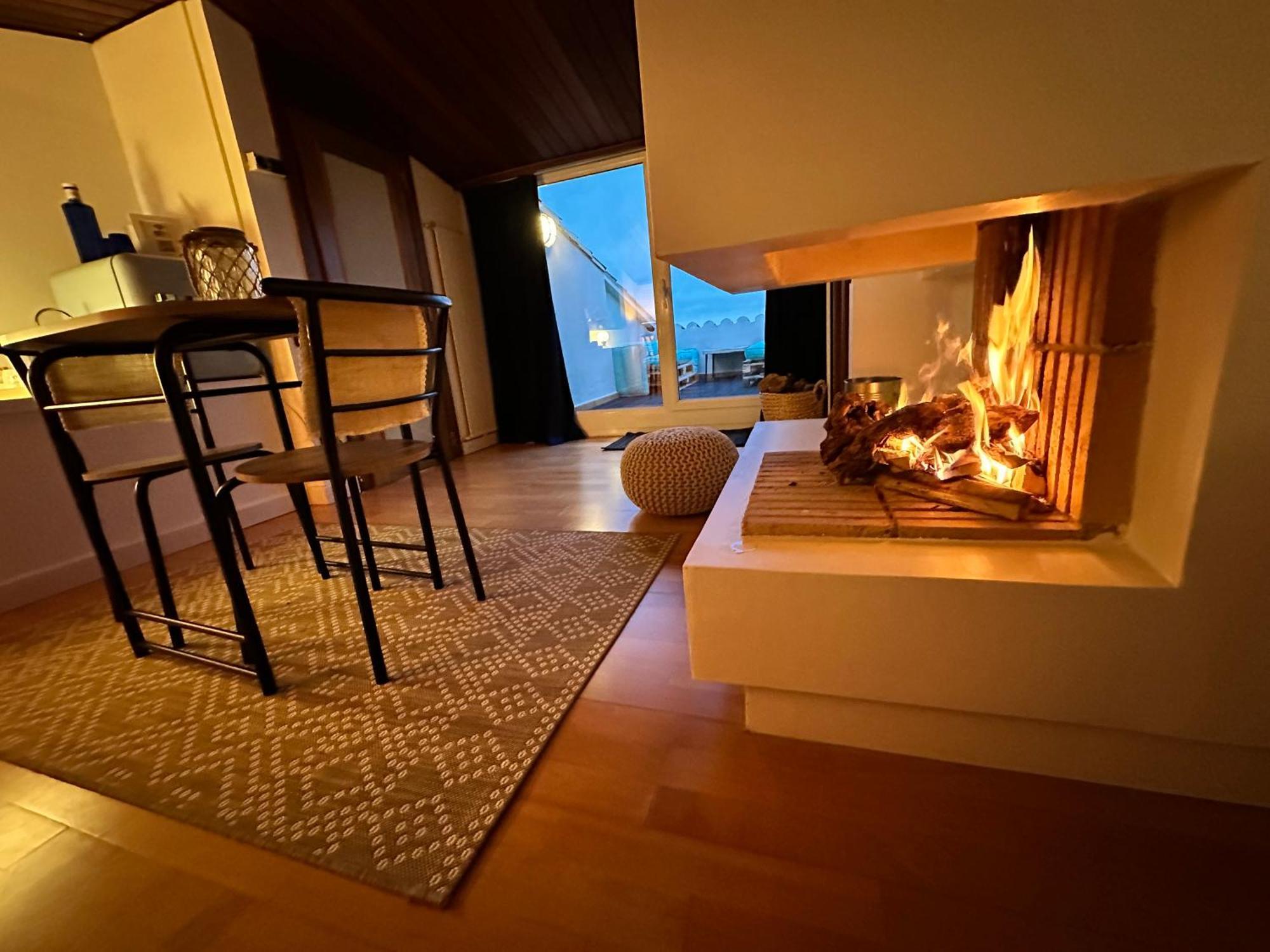 Solo Atico Guest Suites L' Escala エクステリア 写真